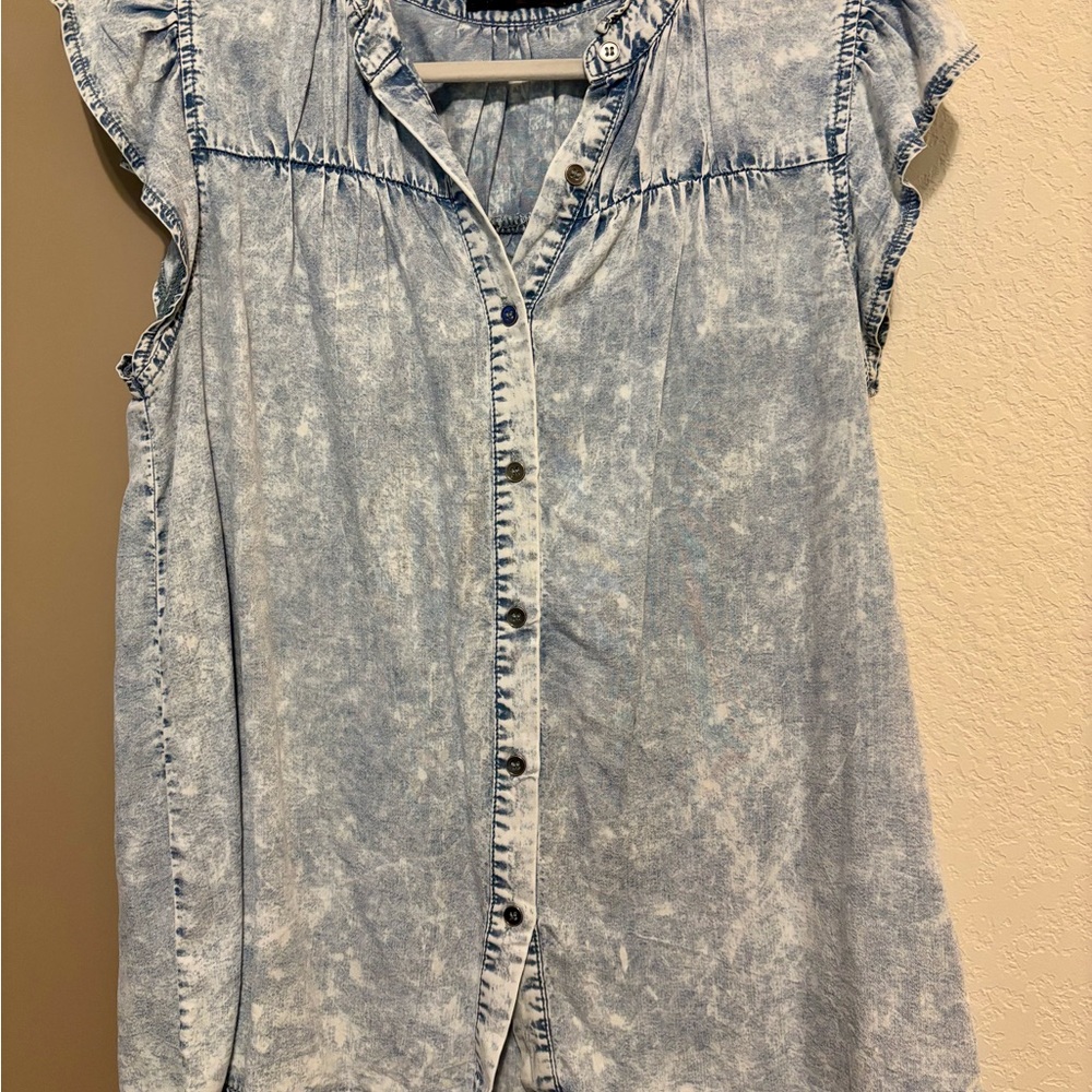 Doe & Rae Blue Button Down Cap Sleeve Top